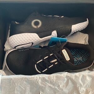 Skora Size 8.5 Mens (they fit more as Men’s size 8) Black and White Men's Shoes